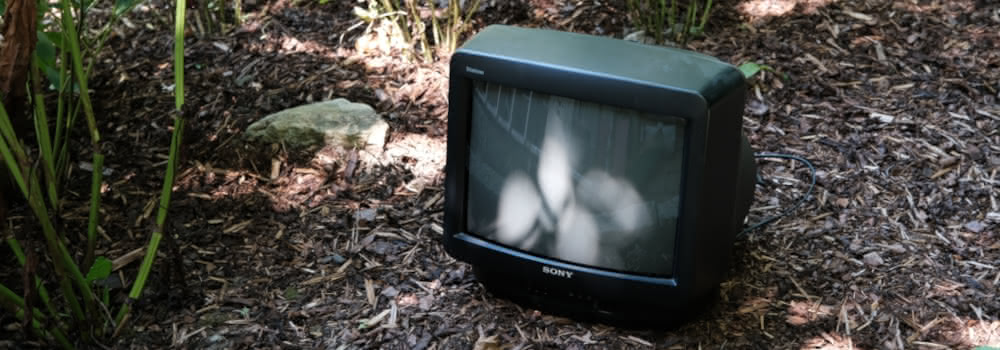picture of a Sony KV-M1400D in the garden